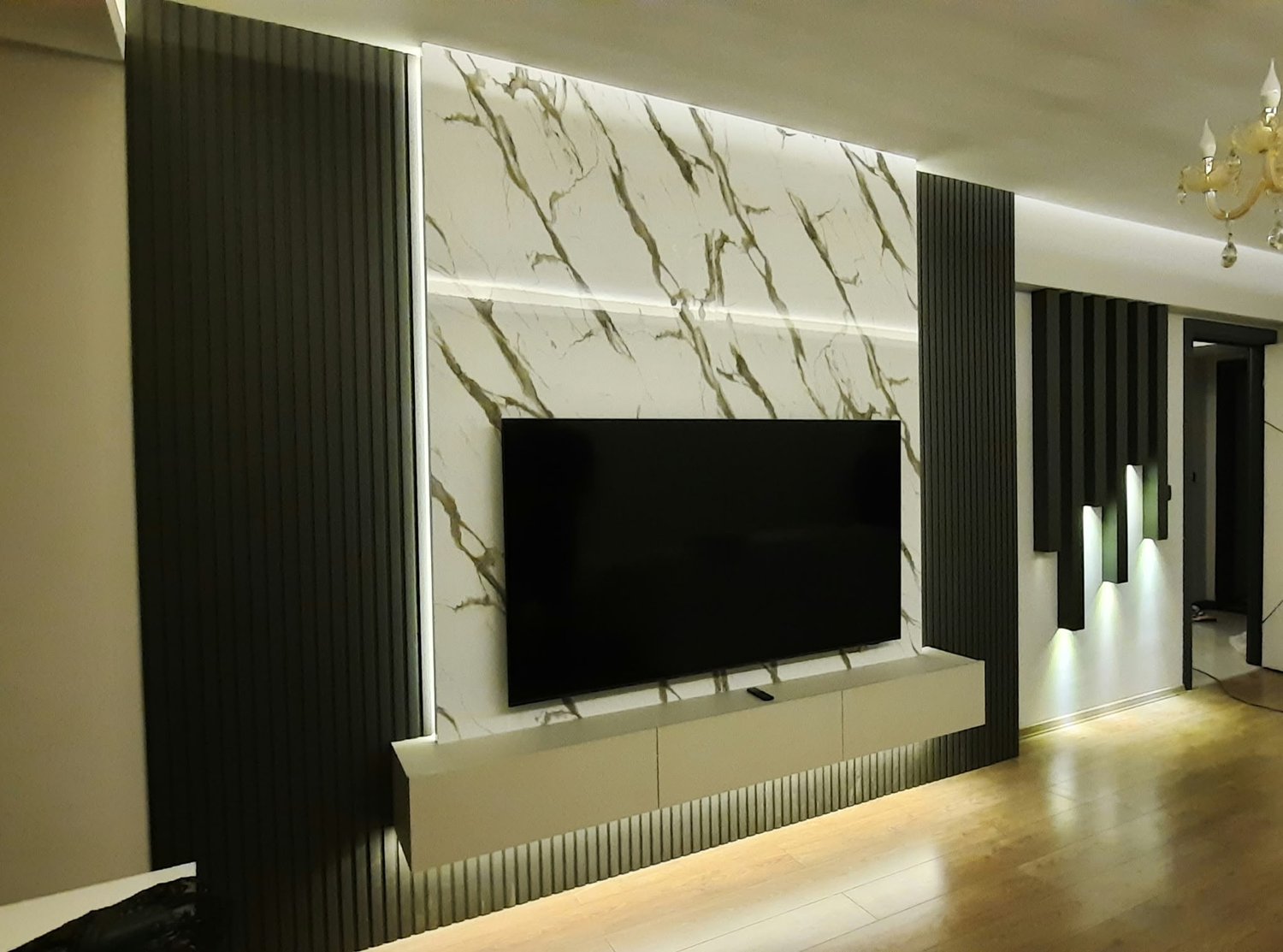 TV Ünitesi ve Salon Duvarı — ALTINÖZ DEKOR, Uşak